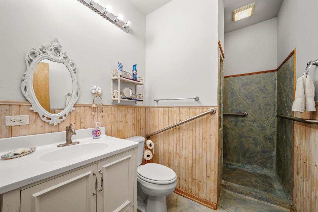 Beautiful Home In Beach Park Il Экстерьер фото